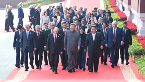 Xi Jinping protagoniza una alianza triunfal con los líderes mundiales más poderosos: ¿Qué consecuencias tendrá en el escenario internacional?