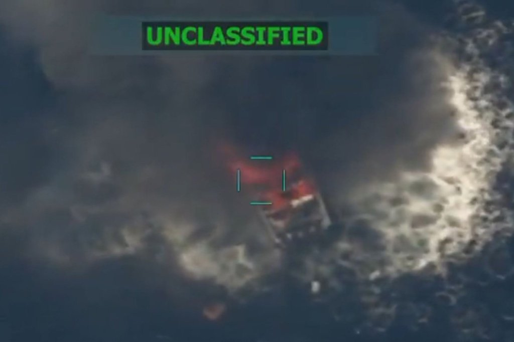 Un desencadenante de violencia marítima: EE.UU. aborda lancha en el Pacífico, deja muerte y devastación en su rastro