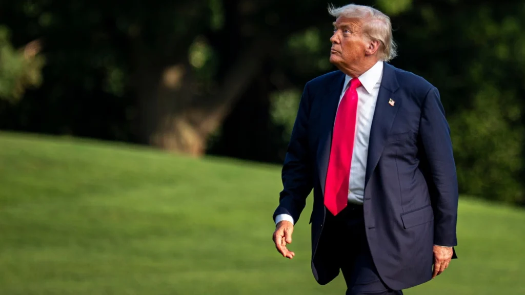 "La educación bajo la lupa: Trump reduce financiamiento a instituciones que lideran en matriculaciones de estudiantes hispanos y cambia el rumbo del sistema educativo estadounidense"