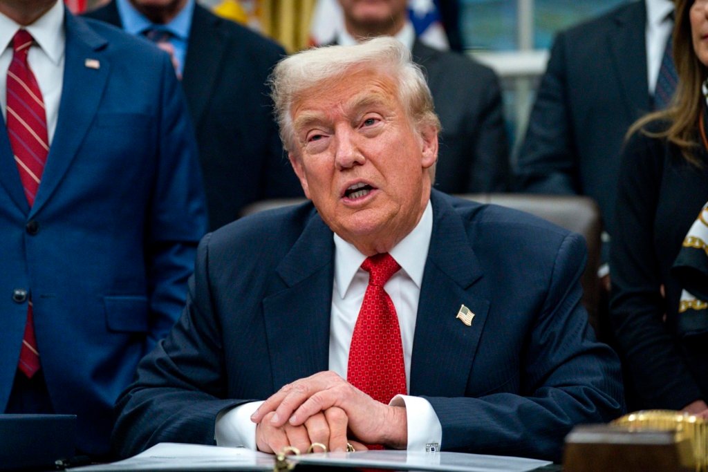 "El legado oscuro de Epstein: cómo Trump forzó la luz sobre documentos secretos y desencadenó una tormenta política en Washington"