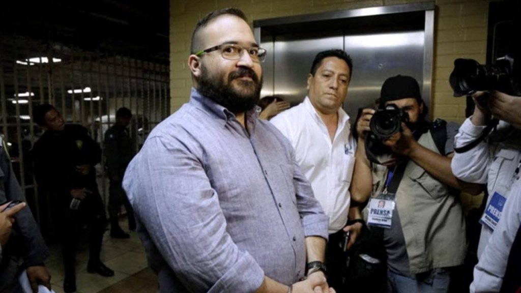 La Paradoja del Poder: ¿Se Salvó la Carrera Política de Javier Duarte Gracias a una Aventura Judicial Sin Precedentes?