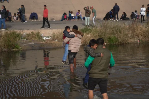 ¿Por qué cae la migración a Europa y EU? La mano dura de Trump y la UE tienen la respuesta