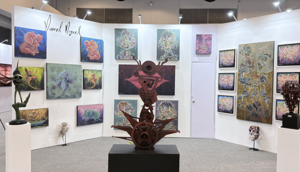 El arte como ventana al alma: la fascinante biografía de Manuel Miguel, un maestro del color que hace vibrar la realidad.