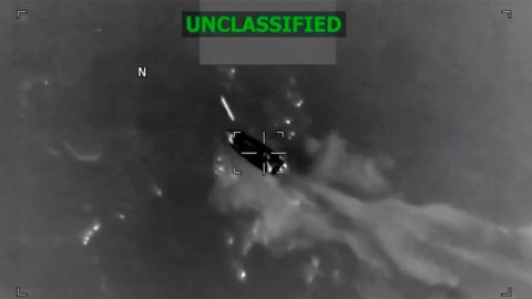 Bombardea el Comando Sur de EU una lancha en el Pacífico oriental; hay tres personas fallecidas