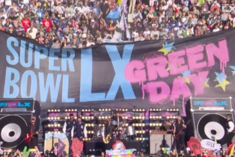 Estas canciones interpretó Green Day en su show para iniciar el Super Bowl LX