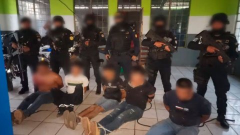 Decomisan arsenal y detienen a 5 en frontera México-Guatemala