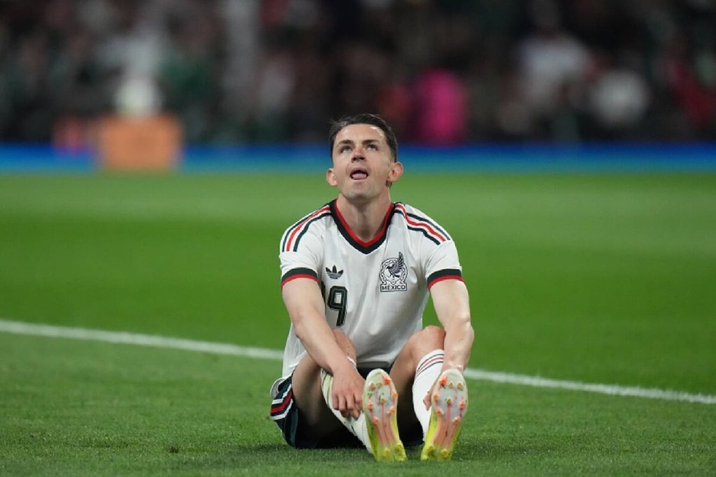 Es difícil descifrar el estilo de Álvaro Fidalgo y esto le puede costar su lugar en la Selección Mexicana