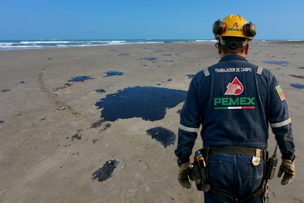 Lo que funcionarios de Pemex ocultaron: Las 7 irregularidades detrás del derrame en el Golfo de México