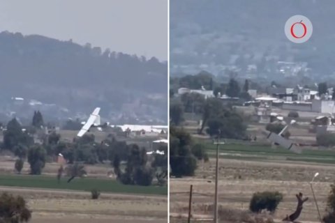 Captan el momento en que se desploma una avioneta en Puebla; hay tres muertos