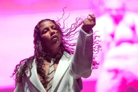 Explora Tokischa amor, adicción y sanación en su álbum debut 'Amor & Droga'